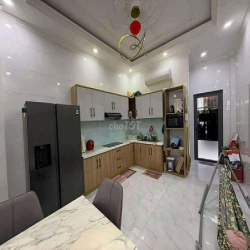 NHÀ 2 LẦU GIÁ TỐT - KDC CỮU LONG