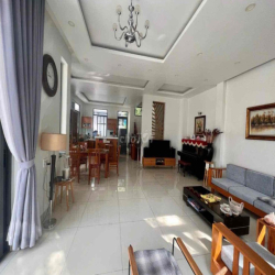 🚨LƯỚT QUA SẼ TIẾC! VILLA SÂN VƯỜN HIỆN ĐẠI!  KHU COMPOUND Q7! Ở VÀ VP
