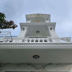 NHÀ 2 LẦU GIÁ TỐT - KDC CỮU LONG