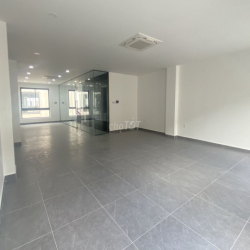 Văn phòng KDT VẠn Phúc city 7x20m  14tr thang máy, máy lạnh, vách kính