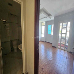 Cho thuê nguyên căn đường Nguyễn Đình Chiểu Q3 ( nhà mới , giá 40tr).