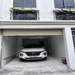 nhà mới tinh ngõ ô tô rộng 100 m đồ cơ bản ở và văn phòng