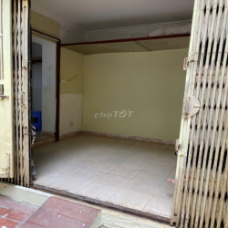 Cho thuê căn hộ tập thể  75 m2, tầng 1, Nghĩa Tân, Cầu Giấy