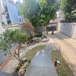 CHO THUÊ BIỆT THỰ SÂN VƯỜN 300M² – BÙI ĐÌNH TUÝ, BÌNH THẠNH GIÁ 2000$