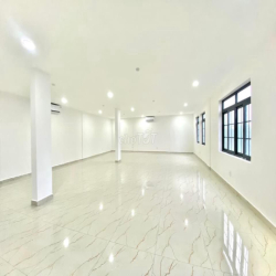 Cho thuê nhà Yên Thế, P.2, Q.TB, 7x18m, Trệt 4 Lầu, Thang Máy Giá 35tr