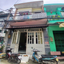 nhà 1 lầu 2 phòng ngủ.đường liên khu 45 