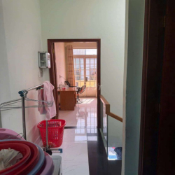 nhà 1 lầu 2 phòng ngủ.đường liên khu 45 