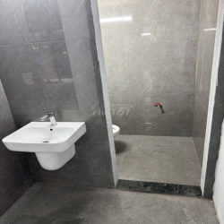 CHO THUÊ SHOP CHÂN ĐẾ MẶT SẢNH CĂN GÓC TOÀ THE ZURICH 2 - OCEAN PARK 1