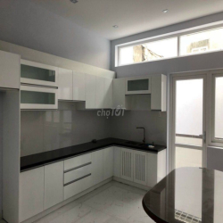 NHÀ PHỐ Q2 NGAY CẦU SG CÓ SÂN ĐỖ ÔTÔ 4PN NHÀ SẠCH ĐẸP NHƯ HÌNH