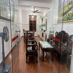 nhà ngõ 512 hoàng hoa thám 57m x 5T giá 15tr/th