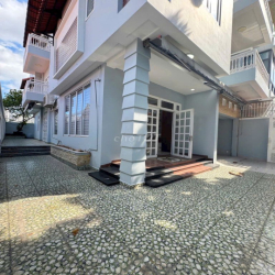 VILLA ĐƯỜNG CỬU LONG KHU SÂN BAY DIỆN TÍCH: 10X20M TRỆT 2 LẦU CHO THUÊ