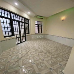 Chủ gửi Cho thuê nhà mới làm xong gồm 5 Phòng góc 2 mặt tiền ở Phường