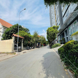 CHO THUÊ ĐẤT TRỐNG QUẬN 7, DT 8X30M 30 TRIỆU/ THÁNG