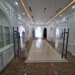 Nhà mặt phố Nguyễn Văn Huyên. DT 70m2 x 6 tầng thông, Thang Máy, Mt 6m