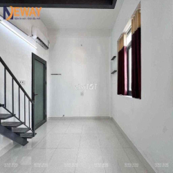 PHÒNG CÓ GÁC CỬA SỔ TRỜI NGAY ĐẦM SEN - SÂN VẬN ĐỘNG PHÚ THỌ