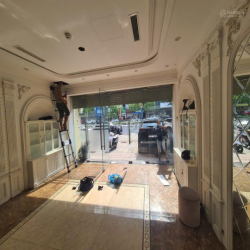 Nhà mặt phố Nguyễn Văn Huyên. DT 70m2 x 6 tầng thông, Thang Máy, Mt 6m