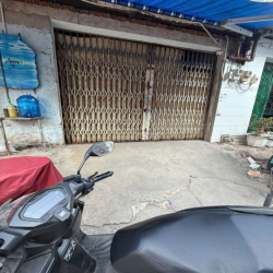 kho có gác đường Bùi tư toàn diện tích 5 x 24 giá 8 triệu