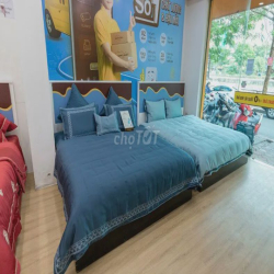 Nhà mặt phố Nguyễn Khang rộng 70m xây 4 tầng vỉa hè rộng kinh doanh