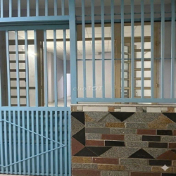 Nhà 5x14, 1 lầu 1 trệt, 3 phòng ngủ, 2 toilets, 3 hộ ở thoải mái.