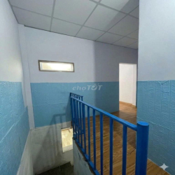 Nhà 5x14, 1 lầu 1 trệt, 3 phòng ngủ, 2 toilets, 3 hộ ở thoải mái.