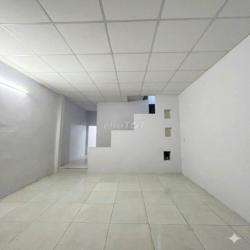 Nhà 5x14, 1 lầu 1 trệt, 3 phòng ngủ, 2 toilets, 3 hộ ở thoải mái.