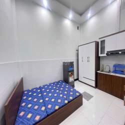 Cho thuê căn hộ dịch vụ có sẵn nội thất tại ngõ 562 đường Láng