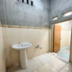 Nhà 5x14, 1 lầu 1 trệt, 3 phòng ngủ, 2 toilets, 3 hộ ở thoải mái.