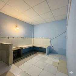 Nhà 5x14, 1 lầu 1 trệt, 3 phòng ngủ, 2 toilets, 3 hộ ở thoải mái.