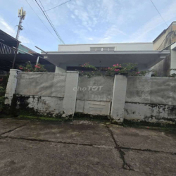 Bán nhà khu vực chợ Ngô Mây