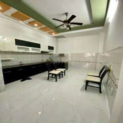 NHÀ HẺM XE HƠI ĐẬU CỬA RỘNG RÃI 4PN