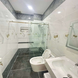 nhà mới xây đẹp y hình 4 x 18 có 5pn 5wc sân thượng full nội thất