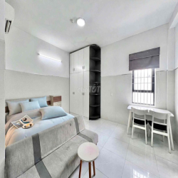 Cho Thuê Phòng Có Cửa Sổ Lớn - Thang Máy - Đầy Đủ Nội Thất