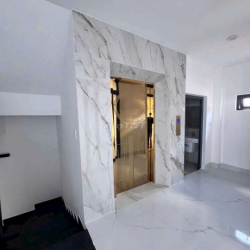TÒA NHÀ VĂN PHÒNG NGANG 10M▪️HẦM TRỆT LỬNG 4 LẦU▪️ VỊ TRÍ ĐẸP