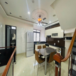 Cho thuê nhà khu phân lô Văn Cao, 5 p.ngủ full đồ.