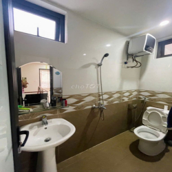 Cho thuê nhà khu phân lô Văn Cao, 5 p.ngủ full đồ.