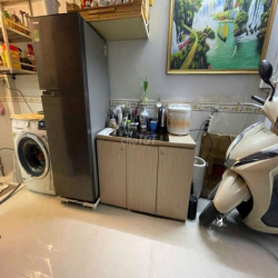 CHO THUÊ NHÀ 3 TẦNG Q.1 DTSD 75M2 GIÁ 10 TR. NT TIỆN NGHI NGAY TT