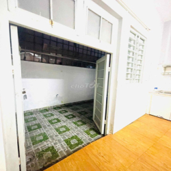 Nhà 1 trệt 1 lầu 6tr gần chợ Đường tx52