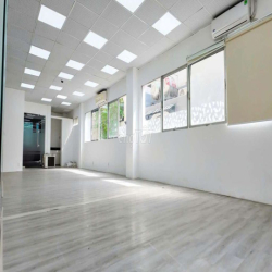 Văn phòng Q3 giá 37 triệu (105m2) mặt tiền Võ Văn Tần