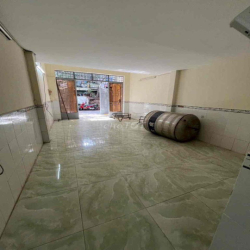 Nhà Thuê Hẻm 6M Thông Gò Dầu . 4x17m Trống suốt Lững 1/2 Nhà, 2PN.