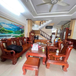 Nhà Nguyên Căn Full nội thất 5pn sân đậu oto thoải mái