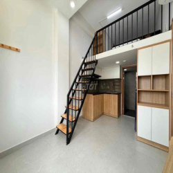 DUPLEX GÁC CAO 1m5_ SÁT GA METRO BẾN THÀNH _ NGAY CẦU ÔNG LÃNH,FULL NT