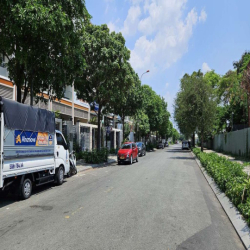 Cho thuê căn hộ 2PN đẹp nguyên tầng 75m2, mới hoàn thiện, có thang máy