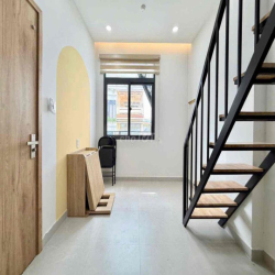 DUPLEX GÁC CAO 1m5_ SÁT GA METRO BẾN THÀNH _ NGAY CẦU ÔNG LÃNH,FULL NT