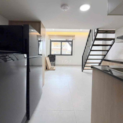 DUPLEX GÁC CAO 1m5_ SÁT GA METRO BẾN THÀNH _ NGAY CẦU ÔNG LÃNH,FULL NT