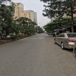 Cho thuê nhà mới mặt phố KĐT Văn Khê: 80m2, 4 tầng, 18tr