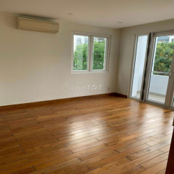 Cho thuê biệt thự 180m2 3L4PN gần Xa Lộ HN, Đỗ Xuân Hợp