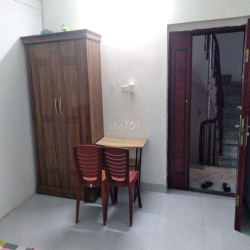 Phòng trọ 20m2, đường La Thành, phường Ô Chợ Dừa