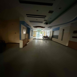 cho thuê khu đât 320m2 HXH Nguyễn Văn Lượng p16 DT:8x40