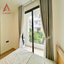 CHO THUÊ STUDIO BAN CÔNG MÁY GIẶT RIÊNG FULL NỘI THẤT SIU XINH GIÁP Q1