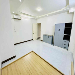 28m2, cửa sổ trời